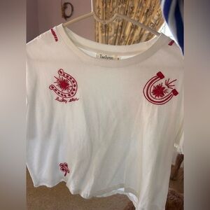 Taelynn White Tee with Red Embroidered Horseshoes